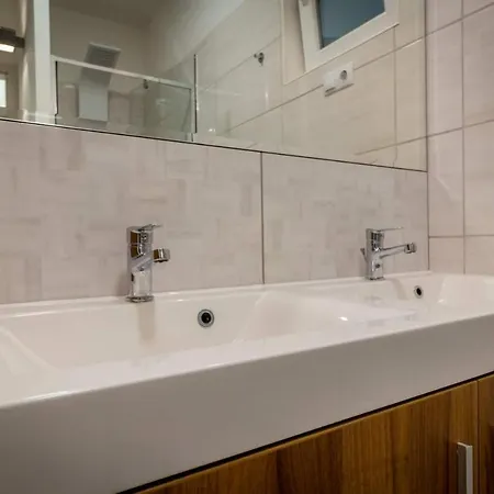 Апартаменты Golden Apartment