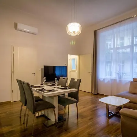 Golden Apartment Апартаменты